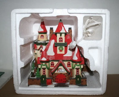 Dept 56 North Pole Series Rt 1 North Pole Home of Mr. & Mrs. Claus Lighted 56391 - Image 1 of 4