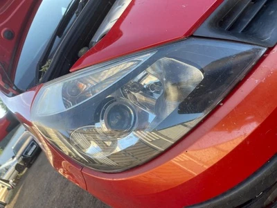 Renault Clio MK3 2006 - Off Side Front Headlight Lamp - Image 1 of 4