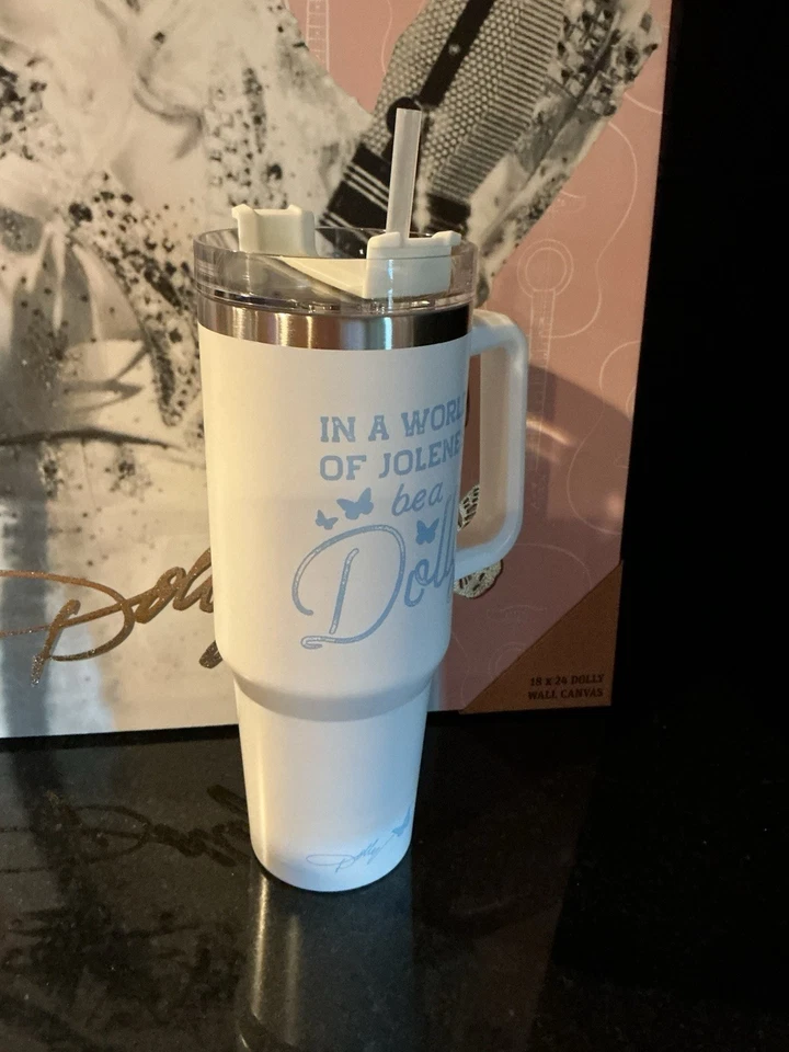 NUEVO vaso Dolly Parton 40 OZ acero inoxidable 🦋 EN UN MUNDO LLENO DE JOLENES… 🦋 Foto 1 de 1