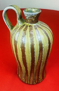 Vintage Studio Kunst Keramik Krug Vase signiert gestreift braun grün Tropfglasur 7 Zoll - Bild 1 von 7