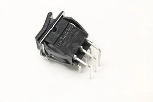 ITW CORTRON RKRSW5201 dpdt encendido/encendido 5A rkr sw rt/ang PCMT a presión con i-o Cantidad-10 - Imagen 1 de 2