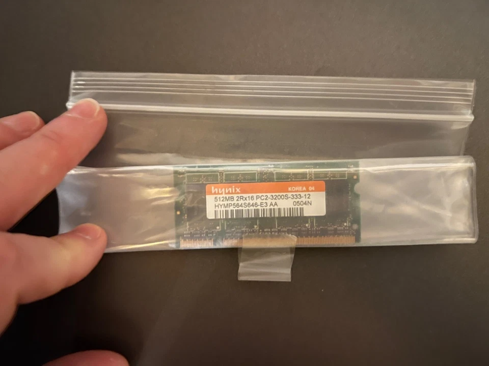 Hynix PC2-4200S 512 MB SO-DIMM DDR2 SDRAM Memory (HYMP564S64P6-C4 AA) - Image 1 of 1