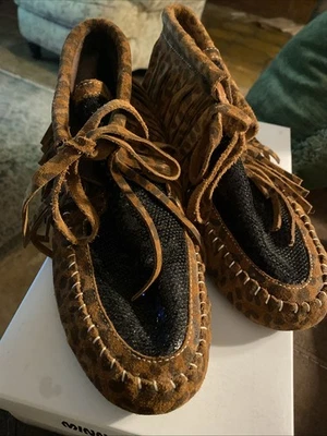 Zapatos botines mocasín con flecos clásicos para mujer Minnetonka talla 9 Foto 1 de 4