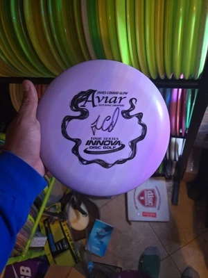 🔥🔥SIGNED JAMES CONRAD INNOVA AVIAR. MAKE A OFFER!! - Image 1 of 2