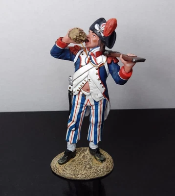 King & Country Napoleon In Egypt French Soldier Drinking NE006 Retired - image 1 of 4