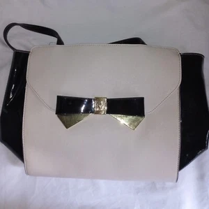 NWT Ann Klein Cream And Black Shoulder Bag Purse - Picture 1 of 6