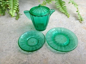 Akro Agate Uranium Green Glass Child's Teapot w/ lid, 2 plates Art Deco  1930's - Picture 1 of 24
