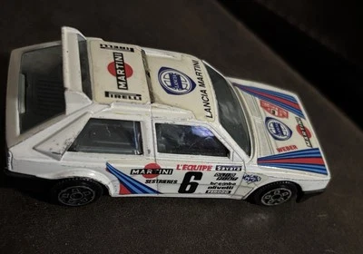49R Burago 4135 Italien Lancia Delta S4 #6 Rallye Aufbau Carlo 1986 1:43 - Image 1 of 4