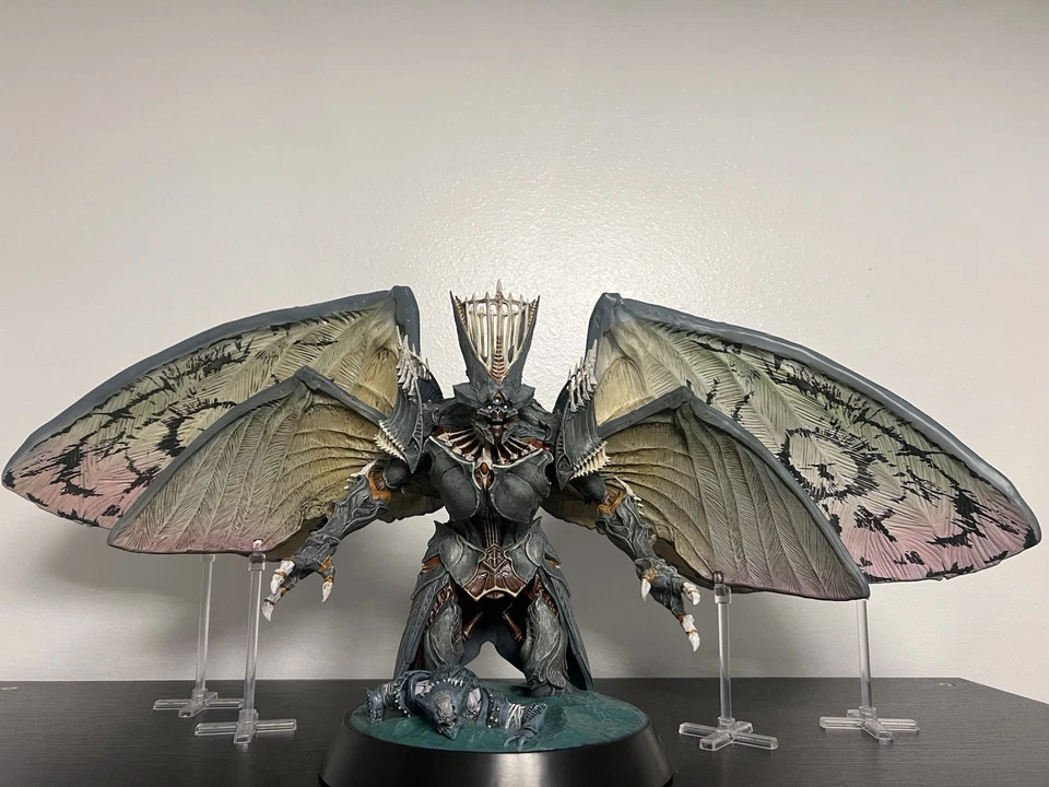 Estatua de Destiny 2 Savathun La Reina Bruja (sin código de emblema) Foto 1 de 3