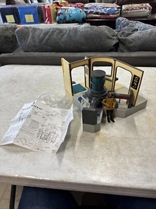 Star Trek Generations Engineering Playset Enterprise NCC-1701-D #6108 Leggi - Foto 1 di 7