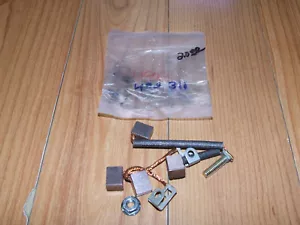 Genuine Briggs & Stratton 490311, BRUSH SET (Free Shipping) - Bild 1 von 1