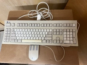 Sun Microsystems Type 5c 3201234-02 Keyboard with Compact 1 mouse 370-1586-03 - Photo 1/8