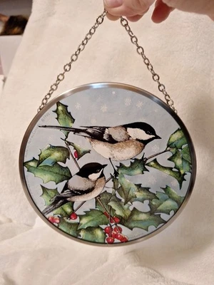 Arte de ventana de vidrio pintado a mano Joan Baker de colección atrapasoles, pájaros garbanzos Foto 1 de 4