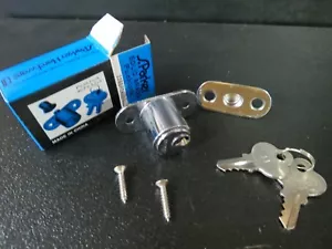 CERRADURA DE EMPUJE DE PUERTA CORREDERA CROMADA PULIDA con 2 LLAVES #2290PCH - Imagen 1 de 8