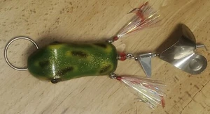 Frog Green Yellow Spinner Buzzbait Keychain Rare - Picture 1 of 6