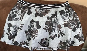 JUSTICE SKORT GRAY FLORAL SIZE 14 FLOWY ROSES SUPER CUTE!! - Picture 1 of 3