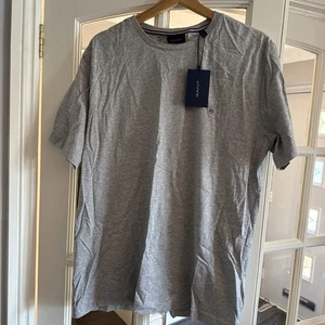 Men's Gant Embroidered Original Shield T-Shirt in Grey - Picture 1 of 3