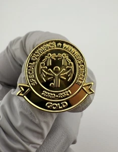 Special Olympics Winner Circle 2020-2021 goldfarbene Anstecknadel - Bild 1 von 6