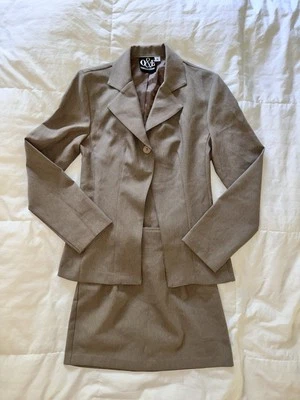 Conjunto Blazer y Falda Mujer Años 90 Y2K Vintage O&E Talla Pequeña/3 Marrón Tostado  Foto 1 de 4
