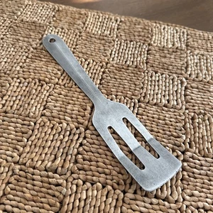 Vintage Servierlöffel kurz/klein geschlitzt Plätzchen/Brownie Spatel ganz Edelstahl - Bild 1 von 9