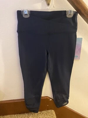 Nuevo con etiquetas Ivivva de Lululemon Take Me To Studio Crop TRNV True Navy talla 12 Foto 1 de 3