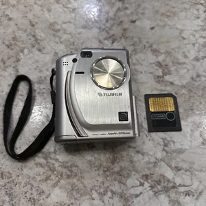 Fujifilm FinePix 4700 Zoom Digital Camera W 64MB Memory Card Read Description - Picture 1 of 16