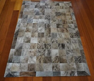 A Gorgeous Exotic Brindled 1.00 metre x 1.50 metre Patchwork Cowhide Rug - Foto 1 di 12