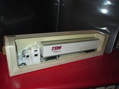 Trinty distribution serv semi tractor peterbilt 387  speccast Van Trailer 1:64  - Image 1 of 2