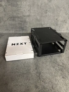 2 Slot Hard Drive Mount Inc NZXT Parts As Shown - Afbeelding 1 van 3