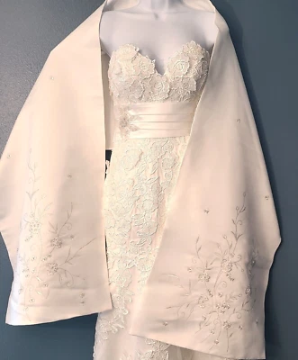 INWEDDINGDRESS White Trumpet Wedding Dress Lace Strapless Corset w/ Wrap Size 0 - Image 1 of 4