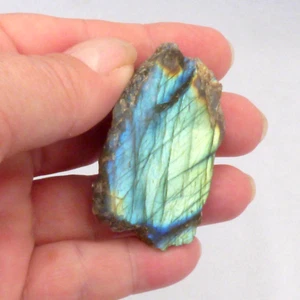 Labradorite Slice Blue Green Flash Iridescent Lustre Semi Polished Piece 5cm - Picture 1 of 10