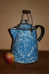 Café Biggin o caldera esmaltada con borde negro remolino azul y blanco de principios de 1900 - Imagen 1 de 24