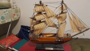 Modell-Schiff aus Holz "FRAGATA ESPANOLA" Siglo XVIII, ca. 30 cm lang u.hoch - Bild 1 von 1