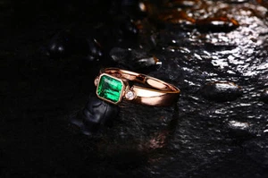 18ct Rose Gold Natural Colombian Emerald & Diamond Ring VS Beauty - Picture 1 of 2