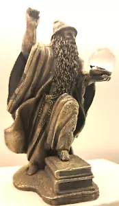"Mago peltre The Light of Knowledge de ""¿Roger Gibbons?" con orbe 3,25"H WAPW Reino Unido - Imagen 1 de 5