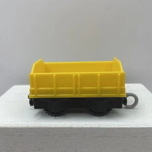 Tomy Trackmaster gelber Zugwagen Thomas & seine Freunde 2017 bewegliche Teile Freight A - Bild 1 von 8