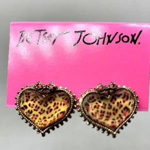 BETSEY JOHNSON GOLD TONE HEART & BOW LEOPARD ANIMAL PRINT POST EARRINGS NEW - Picture 1 of 5