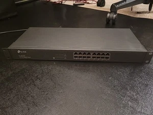 TP-Link TLSG1016 16-Port Gigabit Ethernet Unmanaged Switch - Picture 1 of 7