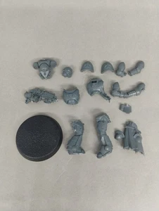 Black Templar Crusader Squad Initiate - 04A - Picture 1 of 2