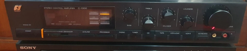 PREAMPLIFICATORE SANSUI PERFETTAMENTE FUNZIONANTE CON TELECOMANDO - Imagem 1 de 1