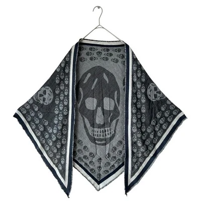 Estola triangular Alexander McQueen en negro con flecos y mezcla de cachemir Foto 1 de 4