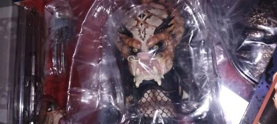 Predator 2 Deluxe City Hunter 6" Action Figure Official License Mezco - Image 1 of 4