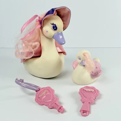 Vintage Preowned 1980s Keypers Princess Swan With Baby Swan and Accessories - Image 1 of 4
