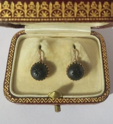 Boucles d’oreilles dormeuses jais étoile - or rose massif 18 carats XIXe France - Immagine 1 di 4