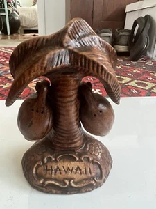 Treasure Craft Hawaii Coconut Palm Salt And Pepper Set - Picture 1 of 9