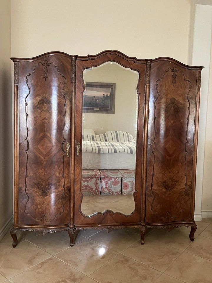 Antiguo juego de dormitorio provincial francés del siglo XVIII 5 piezas - estilo Luis XV Foto 1 de 4