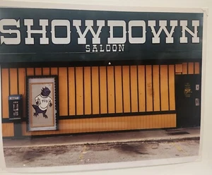 Vintage Foto SHOWDOWN SALOON in Fort Worth TX Ende 1980er 11x14 TCU - Bild 1 von 2