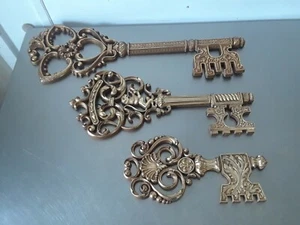 3er Set passende Schlüssel Vintage Syroco Retro Gold Skelett Wanddeko - Bild 1 von 9