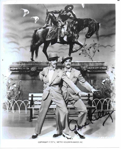 K-GENE KELLY Autograph  Photo  SINGIN IN THE RAIN w/coa Cover
