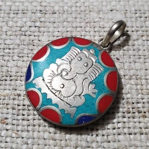 Colgante/medallón de coral turquesa tibetano - Imagen 1 de 6